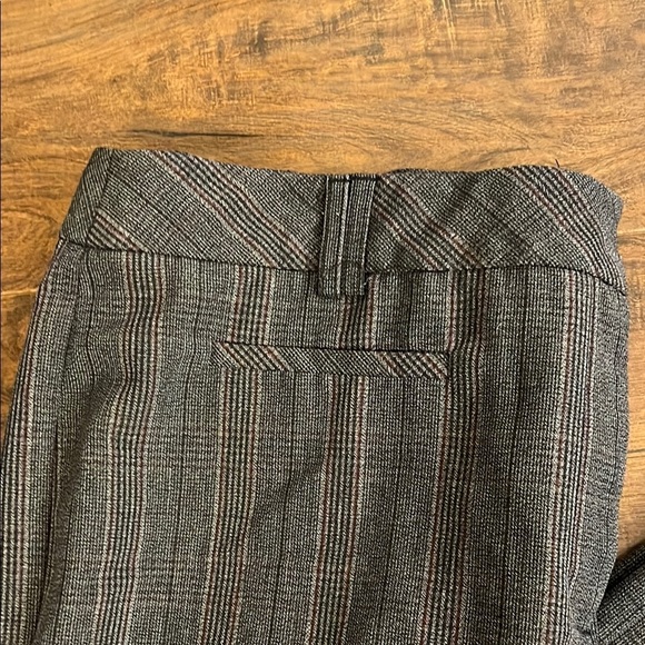 Women’s Roz & Ali Chic Gray Pinstripe Trousers, Sz. 14 - Picture 8 of 8